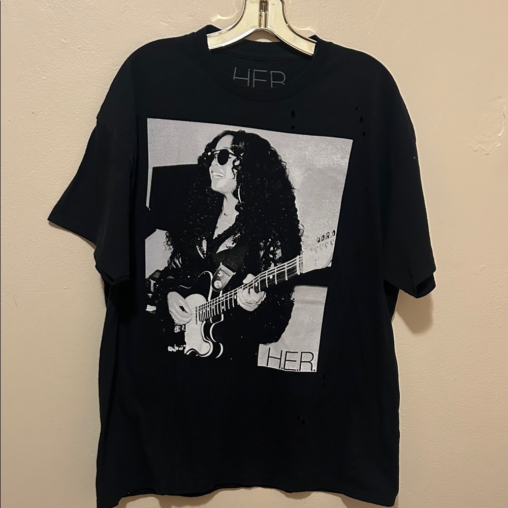 Her Universe Black Graphic Tee
